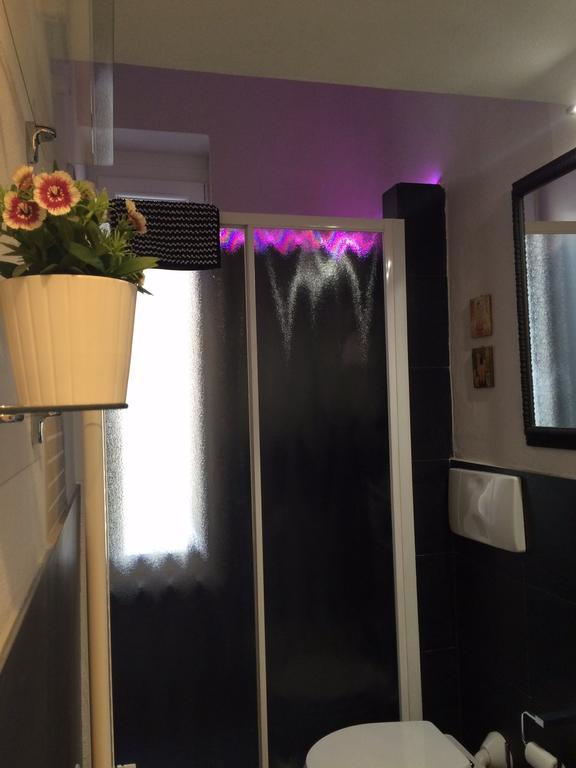 Kibilu - Via Confalonieri - Stazione Garibaldi - Zona Isola Milano Phòng bức ảnh