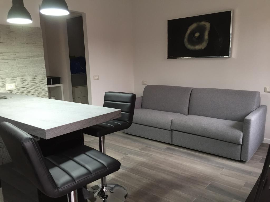 Kibilu - Via Confalonieri - Stazione Garibaldi - Zona Isola Milano Phòng bức ảnh